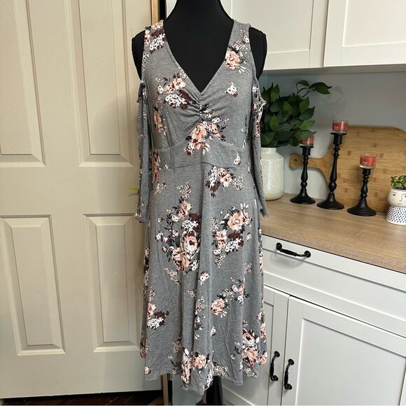 TORRID Grey Floral Jersey Skater Dress Torrid Sz 00 (M/L) Romantic Cold Shoulder - Picture 2 of 11